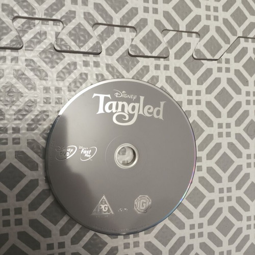 Tangled Disney DVD like new, children's movie without dubbing