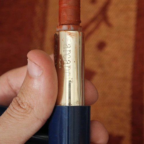 Laboratoires Valdor Vintage lipstick used
