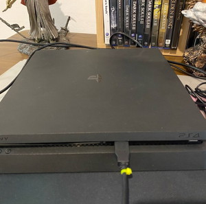 PlayStation 4 Slim Ofw 11.50 / 500Gb Without controllers With power & HDMI cables Cleaned new paste