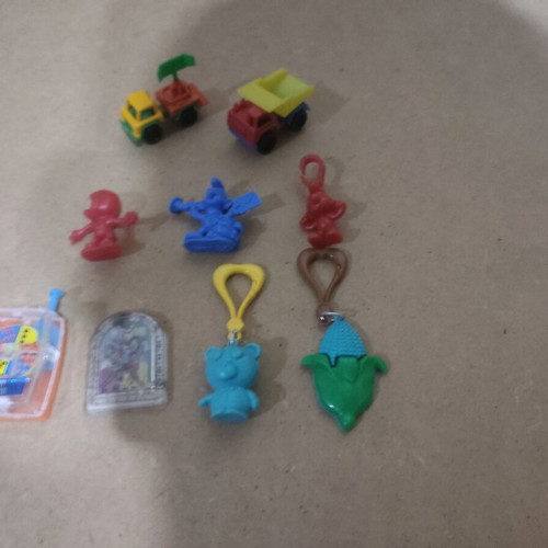 Lucky Cup collectible toys used, pack