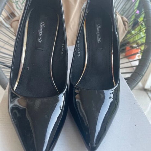 Black high heel pumps size 37