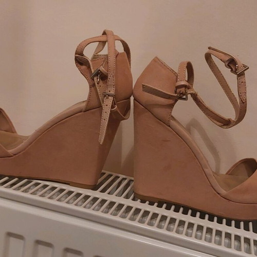 Stradivarius platforms used, size 38, salmon color