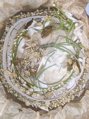 Vintage wedding crowns 1900-1950 like new with collectible metal box