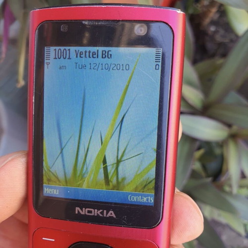 Nokia 6700s new mobile phone
