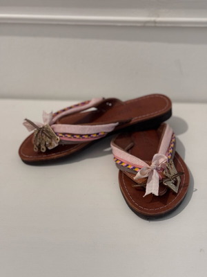 Children's leather flip flops like new, size 35