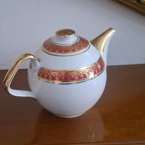 Istanbul Porcelain teapot like new, vintage style with gold details