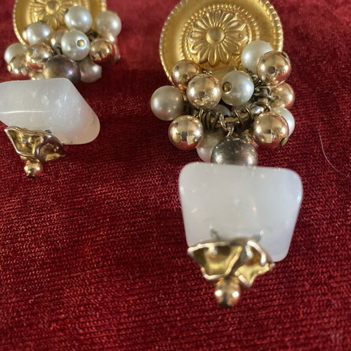 Vintage dangling earrings like new, gold tone with pearls