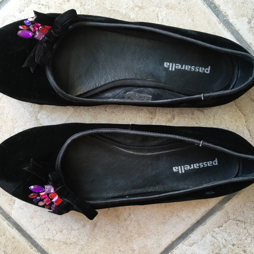 Velvet ballerinas like new, black, size 38
