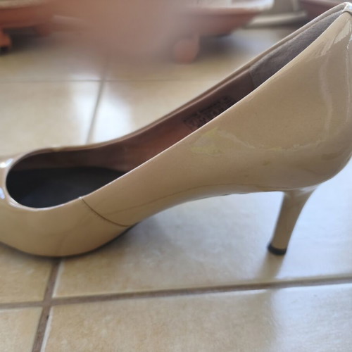Rockport beige pumps used with athletic insole size 37.5