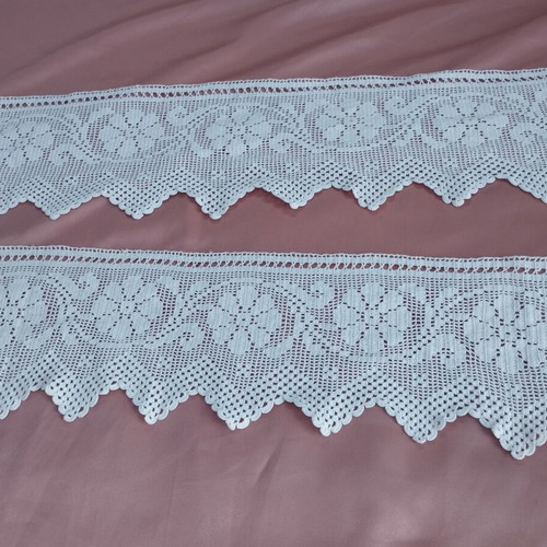 Vintage handmade wide crochet lace set of 2 with rose design, like new