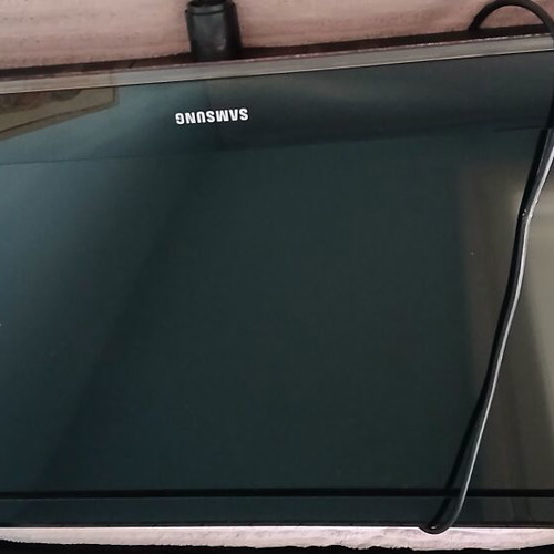 Samsung 32-inch TV like new