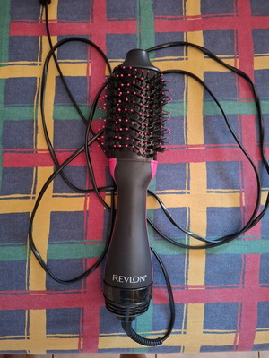 Electric hairbrush Remington like new