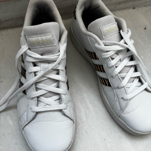 Adidas women's athletic shoes size 38 used, white