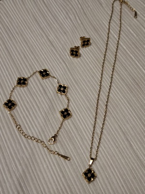 Jewelry set with four-leaf clover, new, black and gold