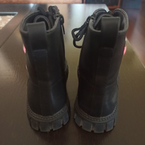 Girls' black boots size 31 used with sewn figures