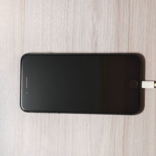 iPhone 8 Plus 64GB used, black, battery health 100%