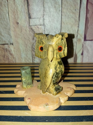 Vintage small decorative pen holder 9"