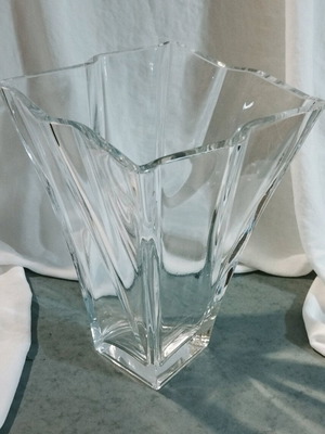 Κρυστάλλινο βάζο σαν καινούργιο, heavy crystal, minimal design 25cm