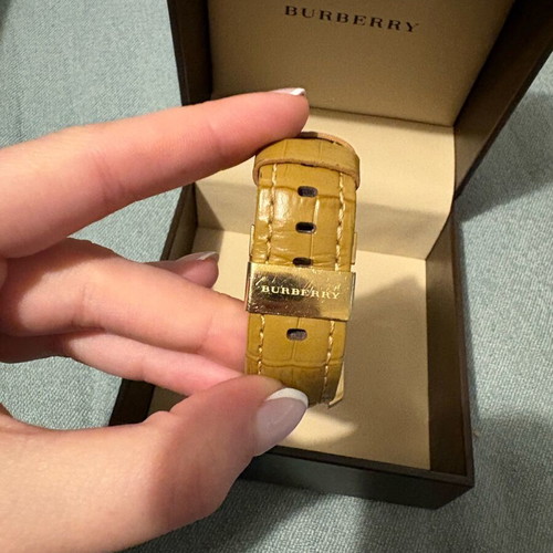 Burberry watch like new, beige and gold