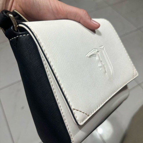 Trussardi bag like new