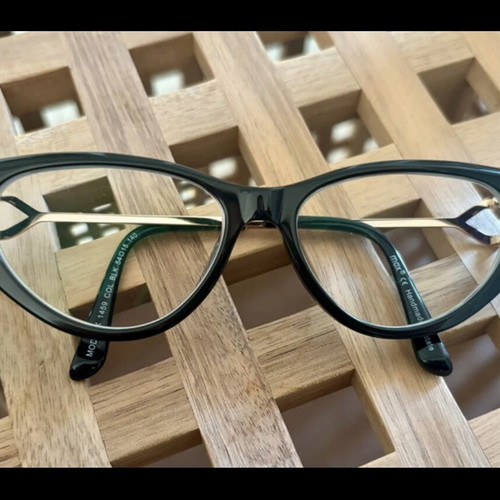 Max eyeglasses new, black