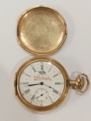 Walthammass pocket watch used with broken cover