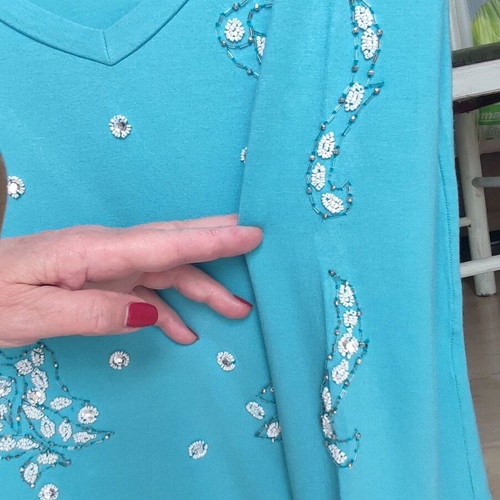 Zuiki women's blouse like new, embroidered, size S