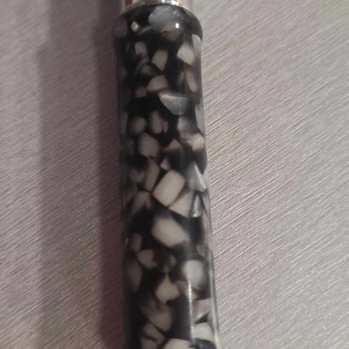 Slim lighter with Mother of Perl designs new, requires gas