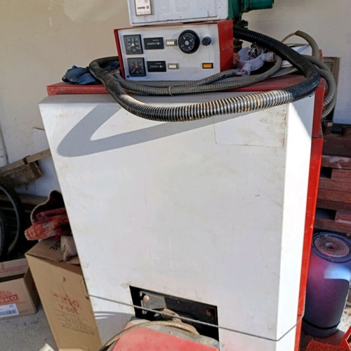 Cast iron oil boiler used with Riello burner