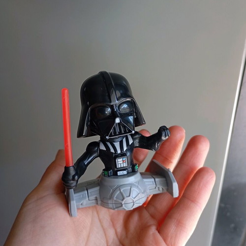 Star Wars Kinder Darth Vader figure like new