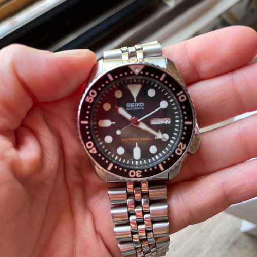 Seiko SKX007K2 used mechanical dive watch with bracelet