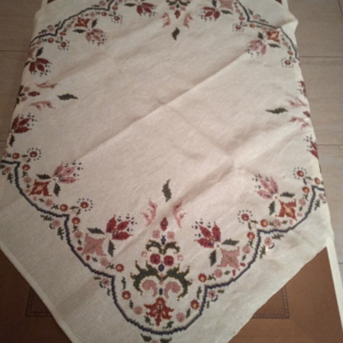 Handmade Tablecloth 80x80 in Excellent Condition