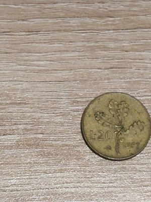 20 Lire Italy 1957 like new, bronze coin