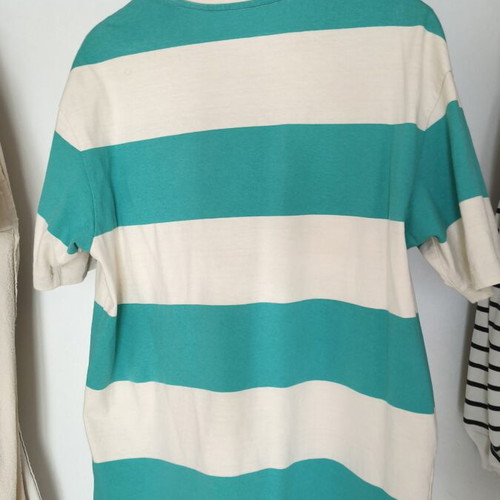 Gap heavyweight T-shirt medium size like new, white and turquoise