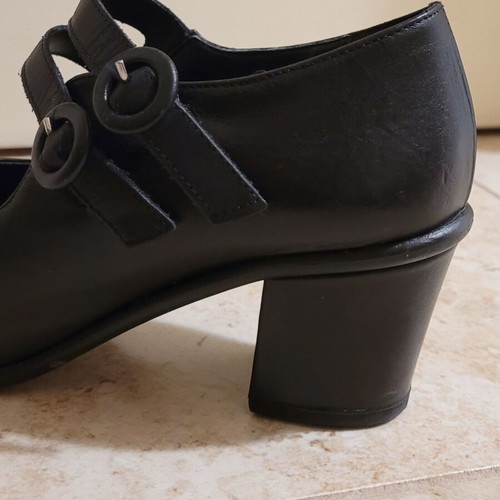 Mary Jane Marie Claire black leather pumps like new