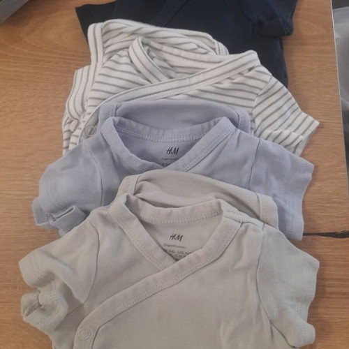 H&M short-sleeve baby bodysuits set of 4 like new, 56cm, 100% cotton
