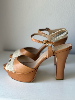 Leather sandals new, beige and brown, size 39