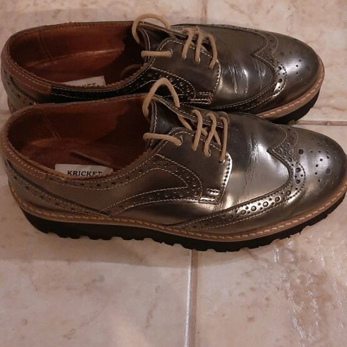 Kricket women's shoes like new, size 36, black and gold