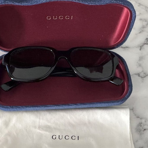 Gucci sunglasses new, black