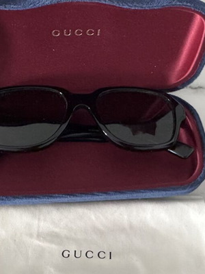 Gucci sunglasses new, black