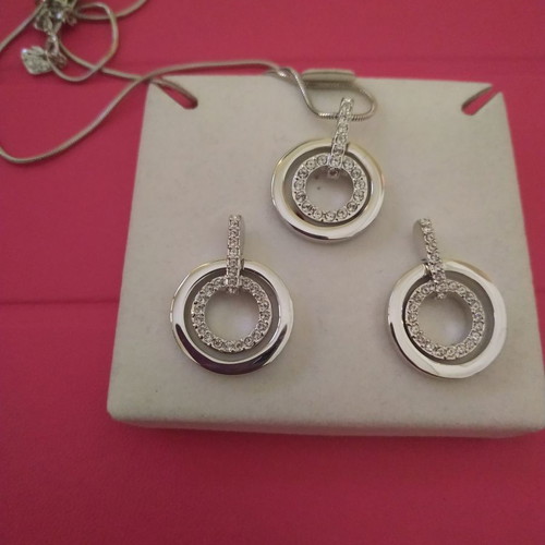 Swarovski jewelry set earrings and chain new, unused