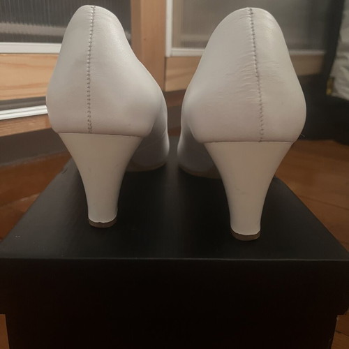 Leather white pumps like new, size 39, Greek craftsmanship