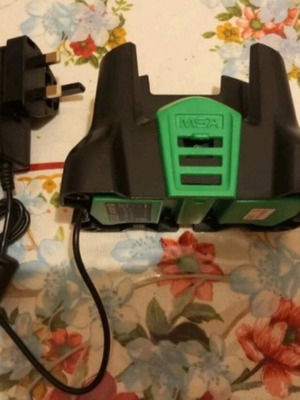 MSA Altair 5 charger for UK plug new, gas detector charger