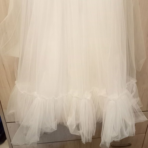 Flower girl dress new, sizes 7 and 9 years, tulle skirt with bow