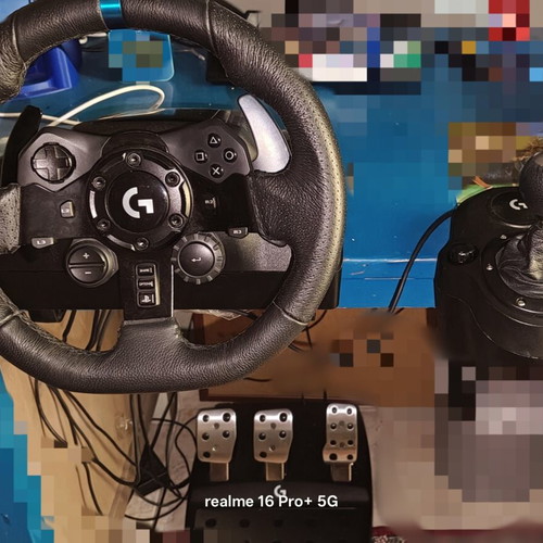 Logitech G923 TRUEFORCE racing wheel for PS5 PS4 PC