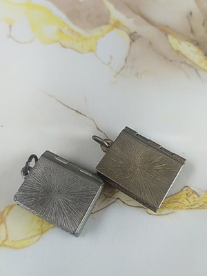 Two Small Philakta Like New, Pack