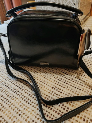Doca black leather women's handbag new