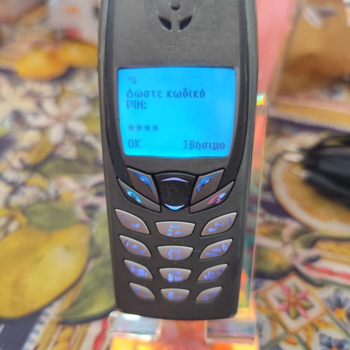 Nokia 6510 vintage mobile phone used with charger and new battery