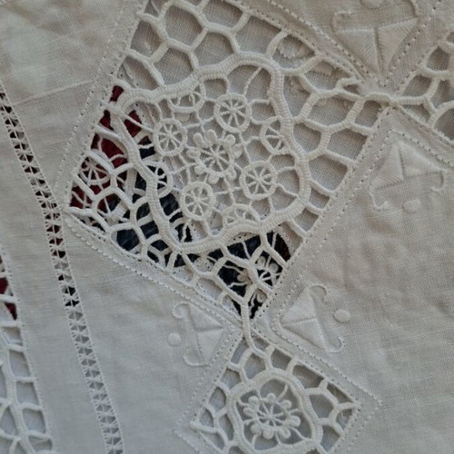 Veniz white tablecloth 85×85 new