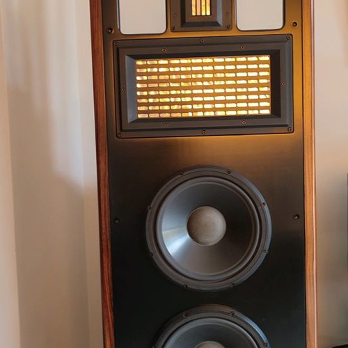Infinity Gamma speakers used in excellent condition